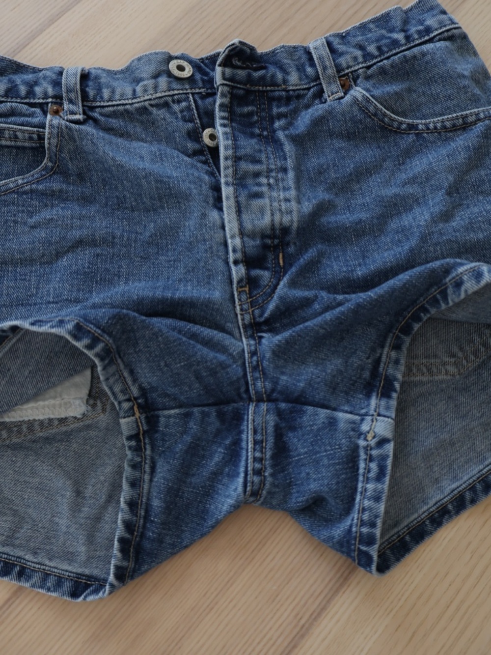 Gap Vintage Y2K Low Rise Denim Jean Shorts Medium Blue Wash Button Fly Size 6 - Picture 3 of 8
